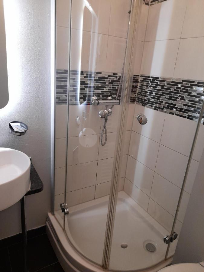 Erdmannshoehle Hasel Im Suedschwarzwald Hotel Luaran gambar