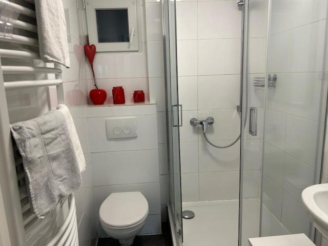 Erdmannshoehle Hasel Im Suedschwarzwald Hotel Luaran gambar